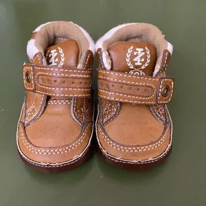 Izod baby shoe